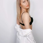 aprilpinkmoon (April) OnlyFans content 

 profile picture
