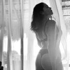 itsmeyvi (Yvette M.) free OnlyFans Leaked Videos and Pictures 

 profile picture