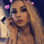 moxie.rian (Moxie Rian) OnlyFans Leaks 

 profile picture