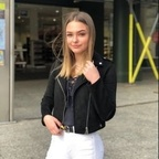 roxieexox (Roxie) free OnlyFans Leaked Pictures and Videos 

 profile picture